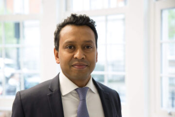 Mr Romesh Angunawela OCL Vision Kensington cataract and lens surgery